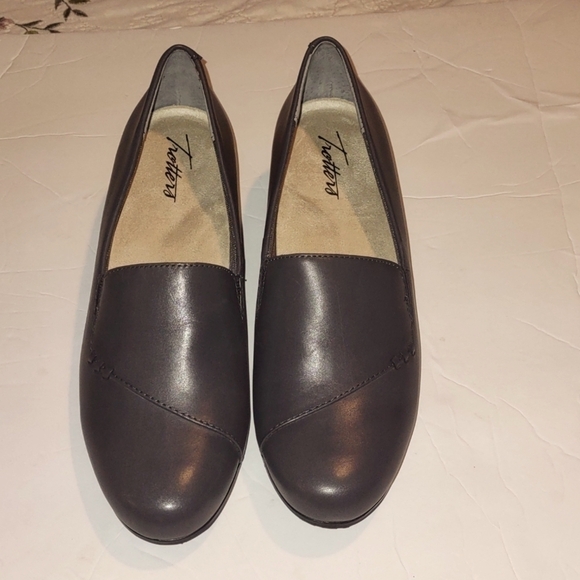 EUC Trotter Moment Gray Loafers Leather Uppers Narrow 6 1/2 - Picture 2 of 11